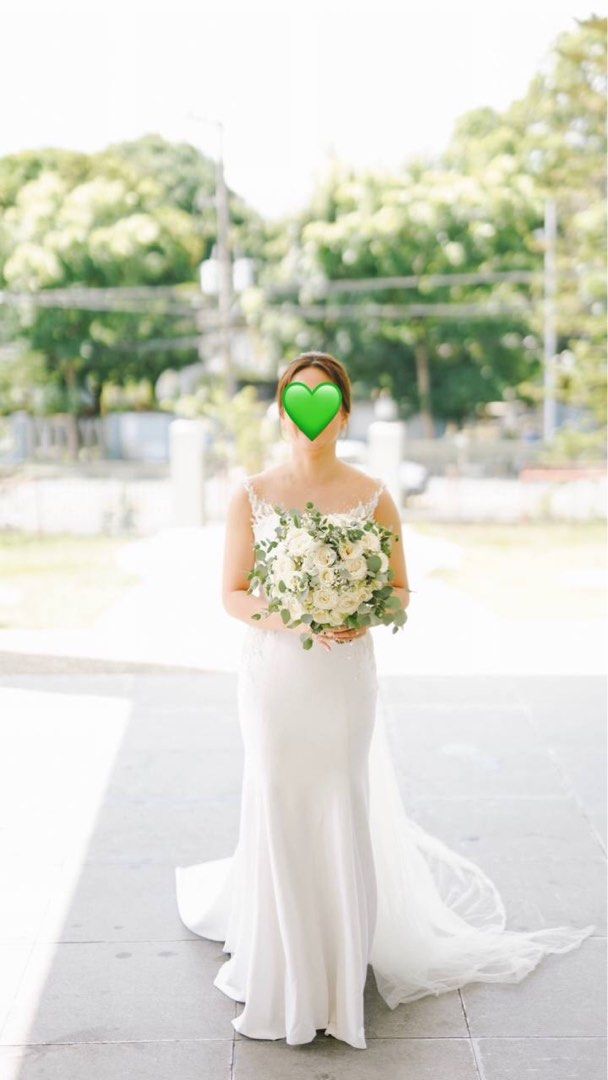 Wedding Gown from Mark Brides Manila (Category: Evening dresses & gowns) located in Antipolo. Submitted by kimdamian (Listing ID 1255708782, Image 2). Description: ‼️FOR SALE Wedding Gown from MARK BRIDES MANILA RFS: Served its Purpose. Gown Details: ⭐️ Color: off white ⭐️ Cut: Serpentine ⭐️ Fabric: Crepe ⭐️small to medium frame (please refer sa gown measurement below) ⭐️ Other details: Embroidery on top, LOW BACK💕 ⭐️ Other details: trail can be