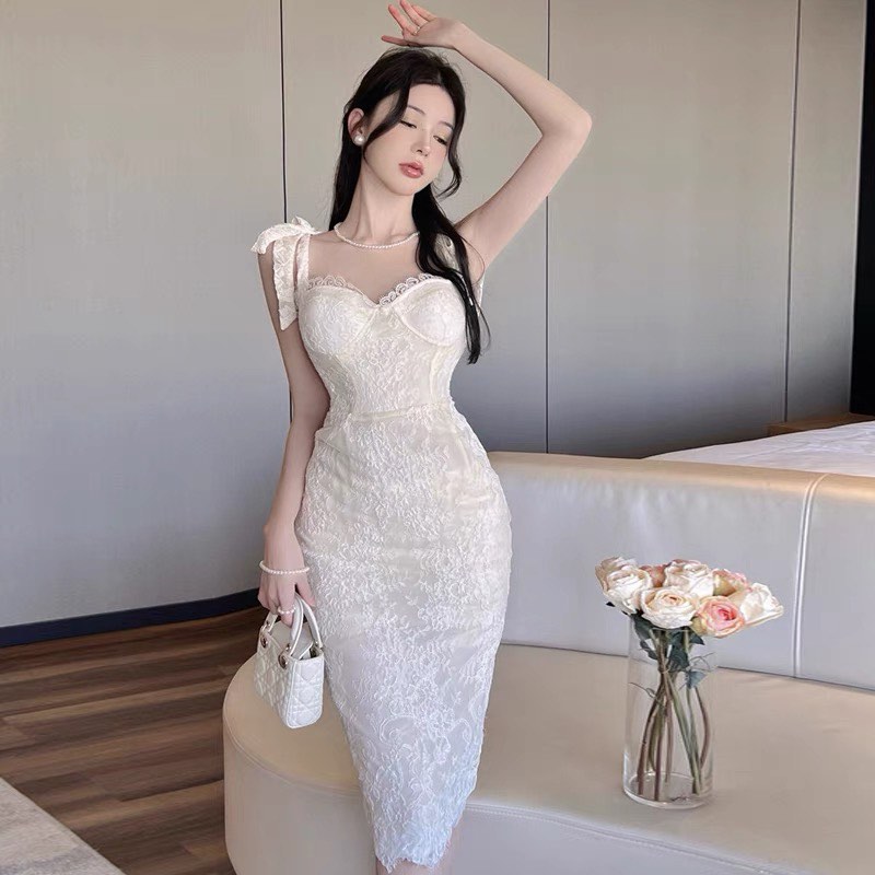 White lace hotsell bodycon wedding dress