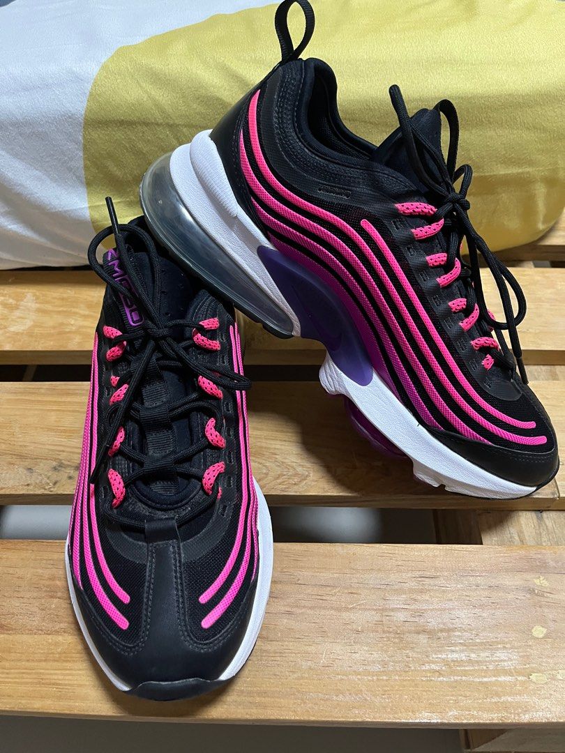 (WMNS) Nike Air Max Zoom 950 'Black Hyper Pink' (Category: Sneakers) located in Apalit. Submitted by jamelabi (Listing ID 1255653844, Image 2). Description: (WMNS) Nike Air Max Zoom 950 'Black Hyper Pink' Size: US 9 | 26cm RFS: Decluttering ✨ Less than a year pa lang sakin. Hindi gaanong nagagamit. ✨ No box. Naitapon na ng nanay 🤦‍♀️ ✨ Will provide box for replacement. 💌 Feel free to send me a message if interested. 💜 .
