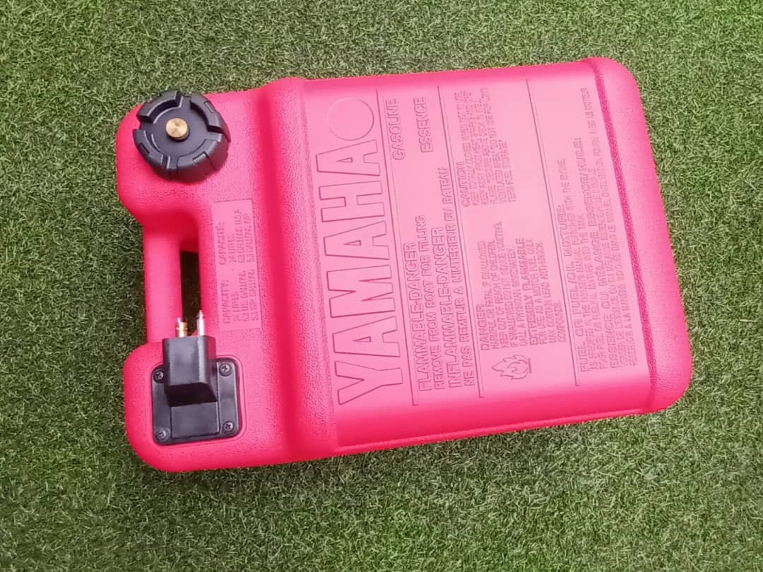 YAMAHA Outboard Motor Fuel Tank NEW / BAHARU 24 Liter, Sports Equipment, Fishing on Carousell