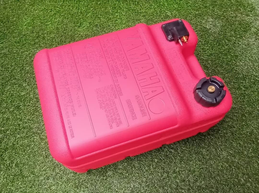 YAMAHA Outboard Motor Fuel Tank NEW / BAHARU 24 Liter, Sports