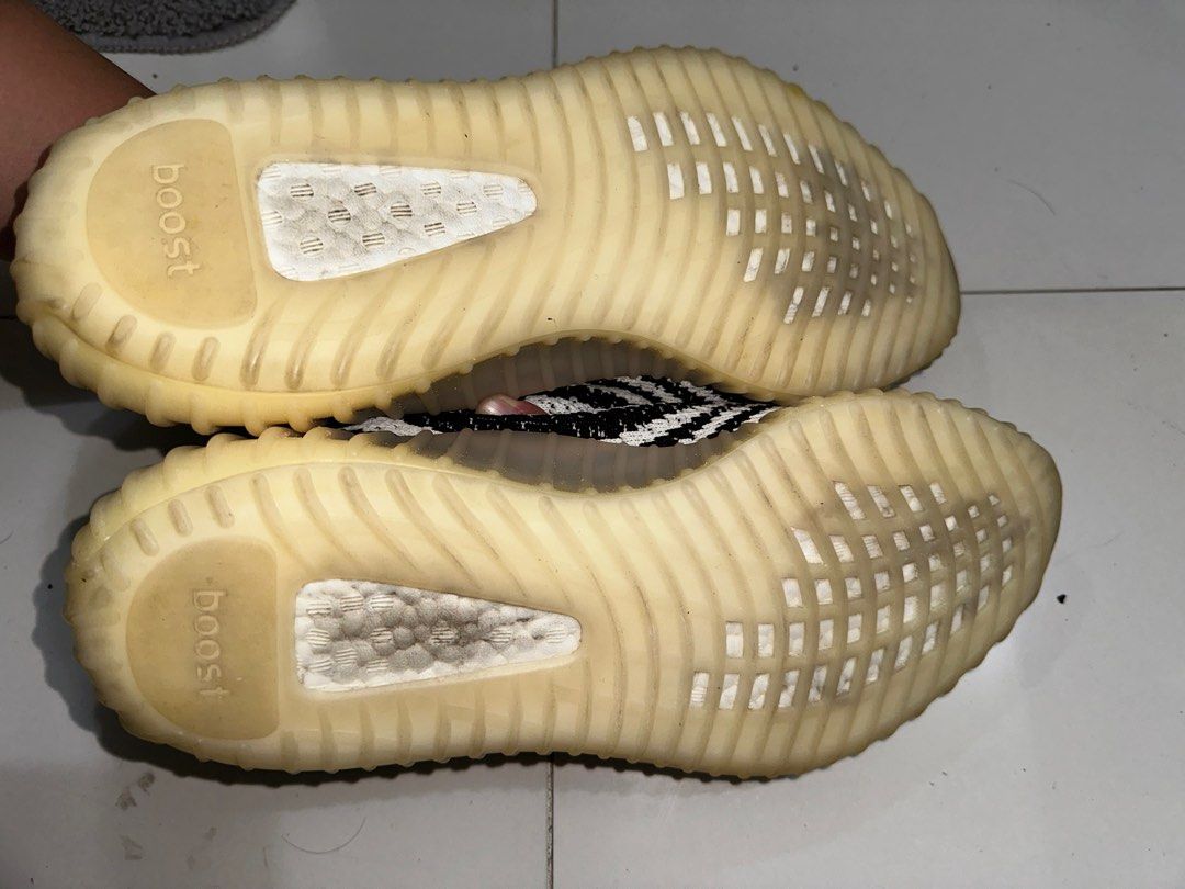 Yeezy hotsell zebra sole