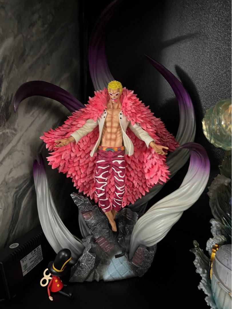 ZN Studio Doflamingo (Category: Toy Figures) located in Singapore. Submitted by noplacealready (Listing ID 1253324708, Image 1). Description: No box. There’s abit chip on the pink coat Self collect..