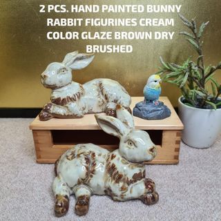 2 PCS. HAND PAINTED BUNNY RABBIT FIGURINES CREAM COLOR GLAZE BROWN DRY BRUSHED