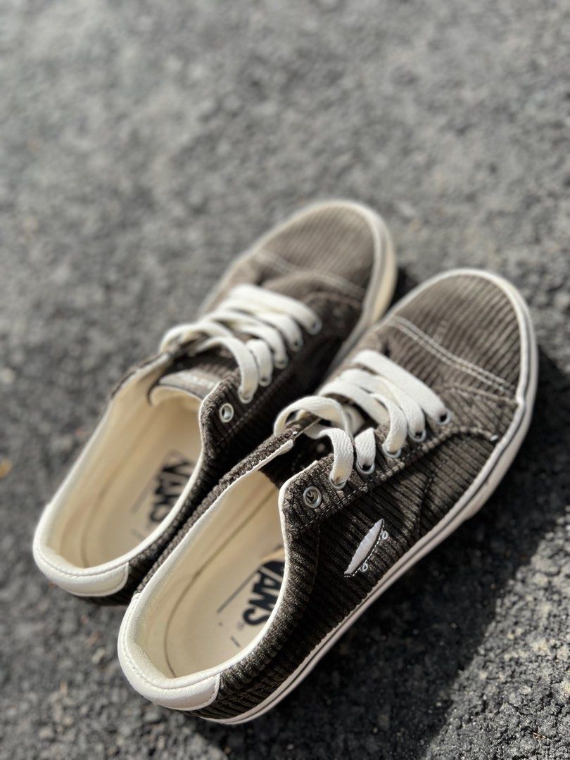 VANS WEEKLY COURT 24.5cm