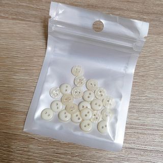 珠光白小鈕扣 ❌不換物