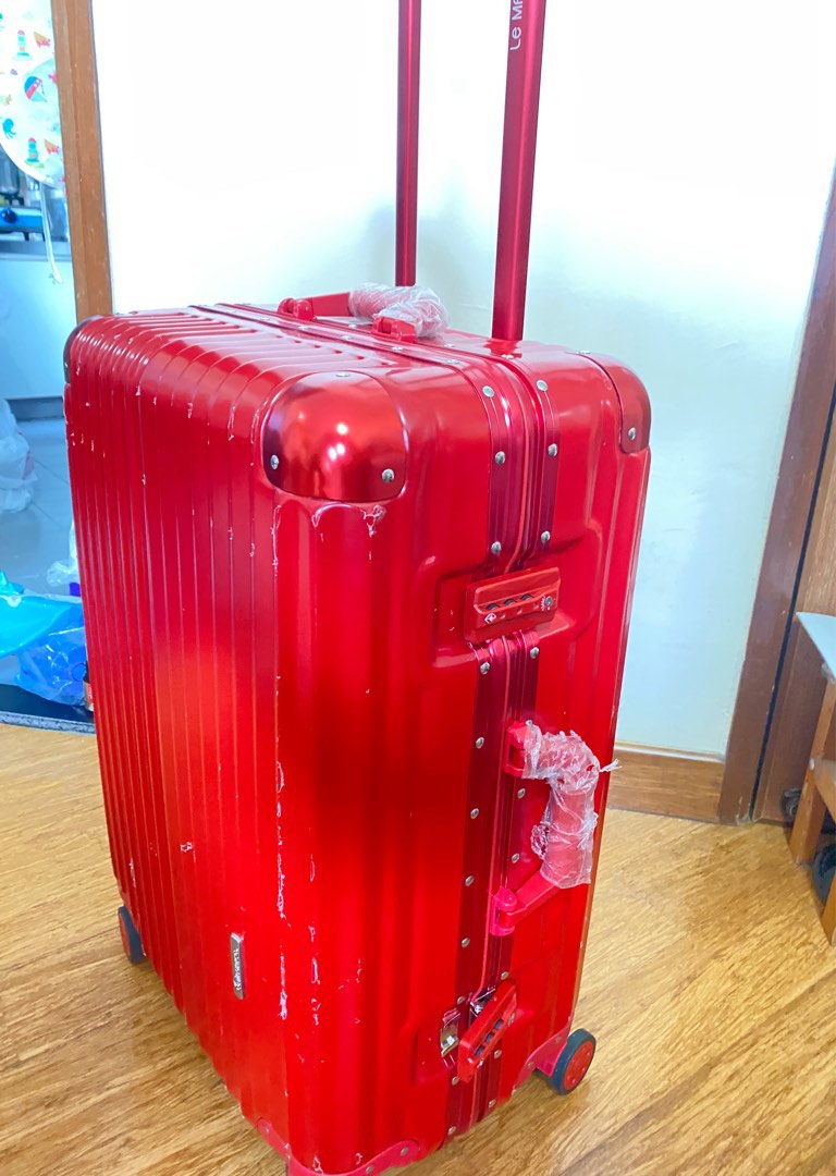 紅色 LE Maurice & Co Luggage 喼, 其他, 其他 Carousell