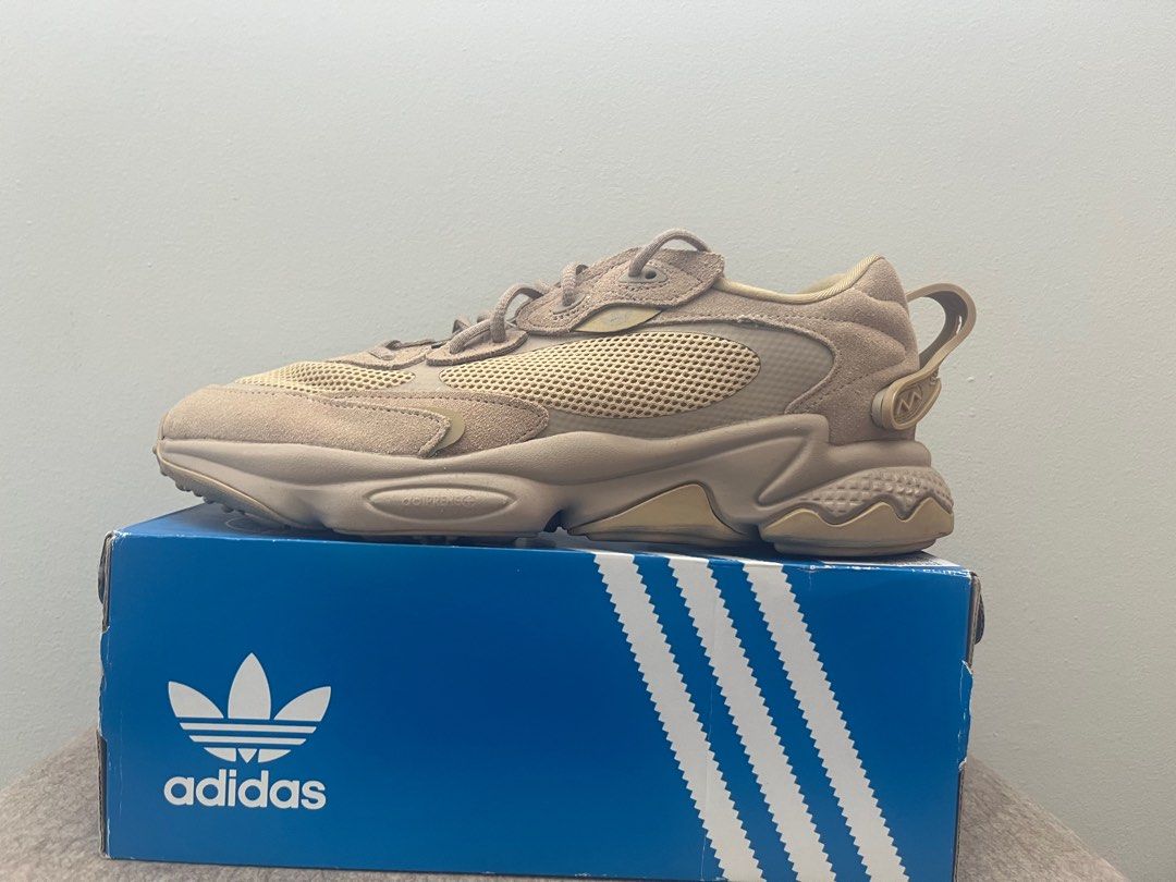 Adidas Ozweego, Men's Fashion, Footwear, Sneakers on Carousell