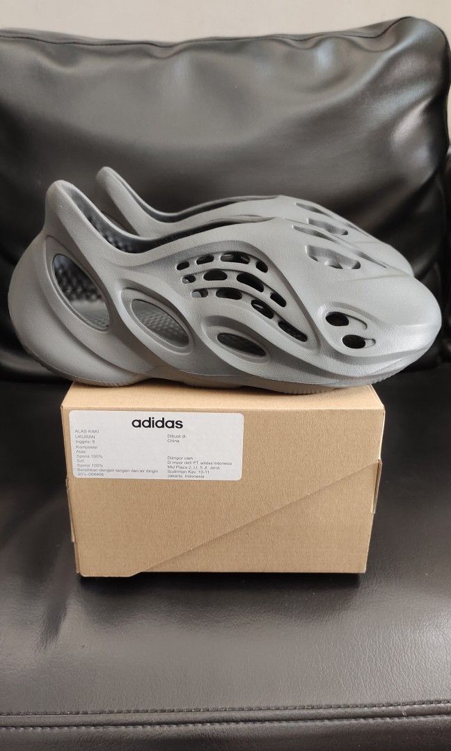 Adidas Yeezy Foam Runner MX, Fesyen Pria, Sepatu , Sneakers di Carousell