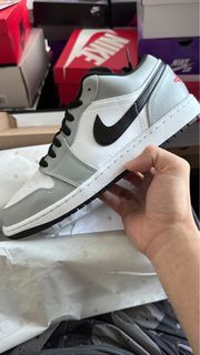 Air Jordan 1 Low Smoke Grey Us10.5 UK 9.5