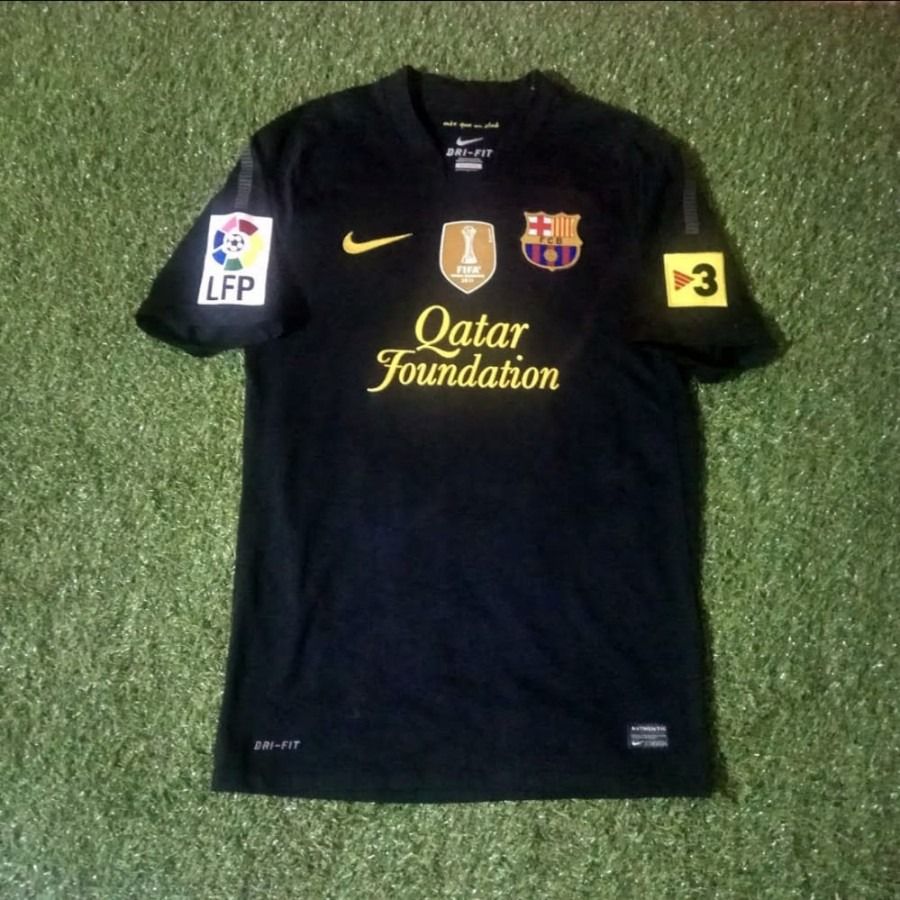 Nike Messi Barcelona Jersey Shirt Long sleeve 2011/2012 Andres Iniesta #8  Size M