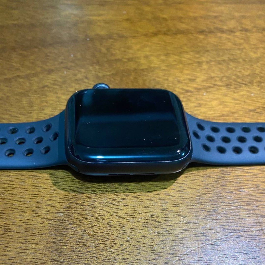 Apple Watch SE - Nike Edition, Men's Fashion, Watches & Accessories ...