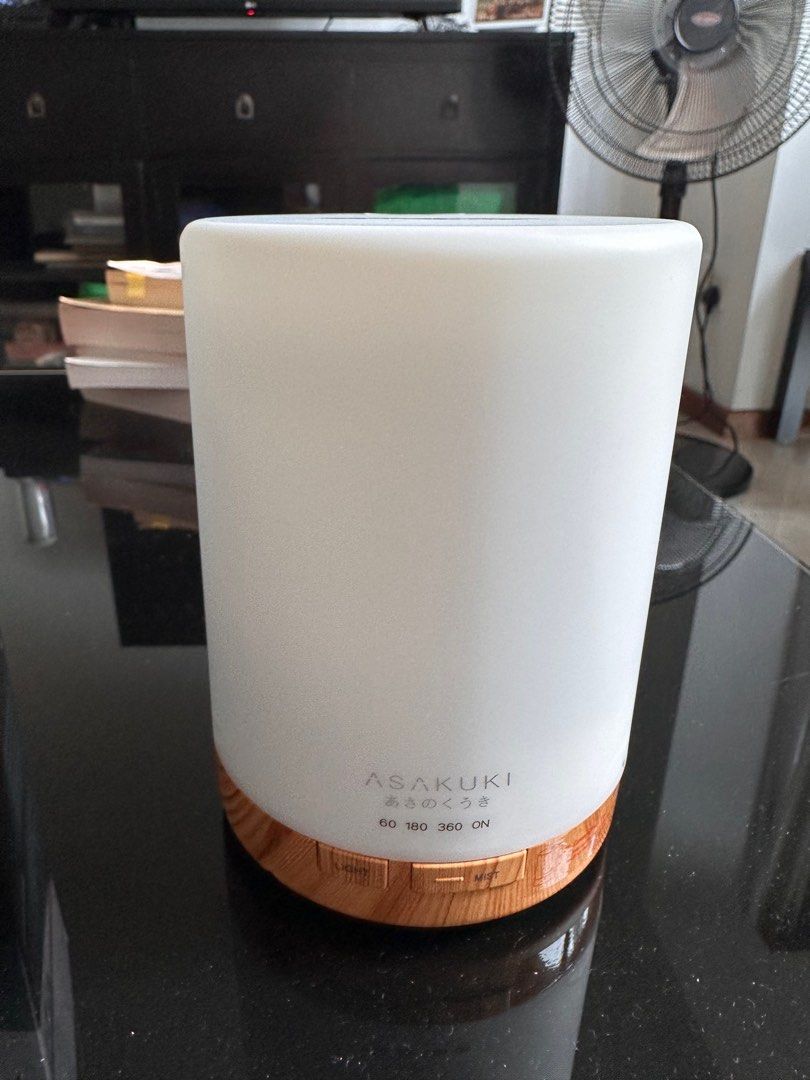 Aroma Diffuser (Category: Home Fragrance) located in Singapore. Submitted by ramajoshi (Listing ID 1252386839, Image 2). Description: .