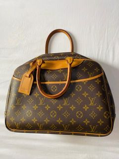 (Category: ) located in . Submitted by FashionFab (Listing ID 1252389304, Image 1). Description: .