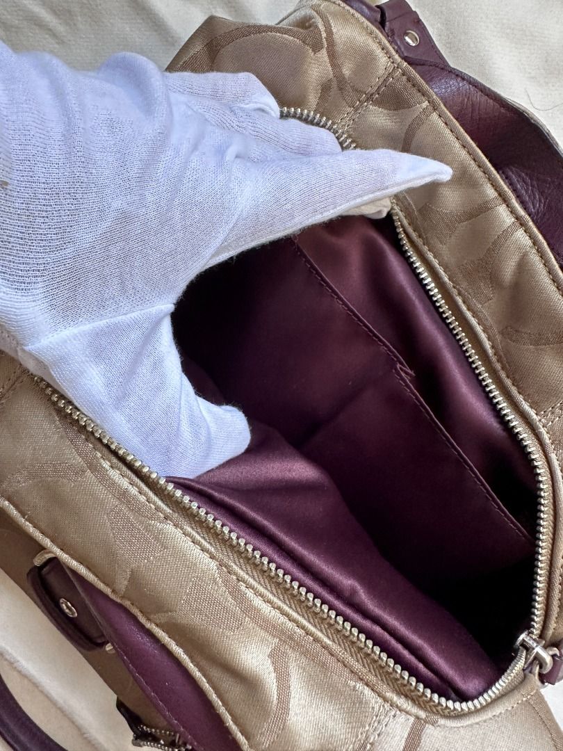 Gold coach purse with purple lining hotsell