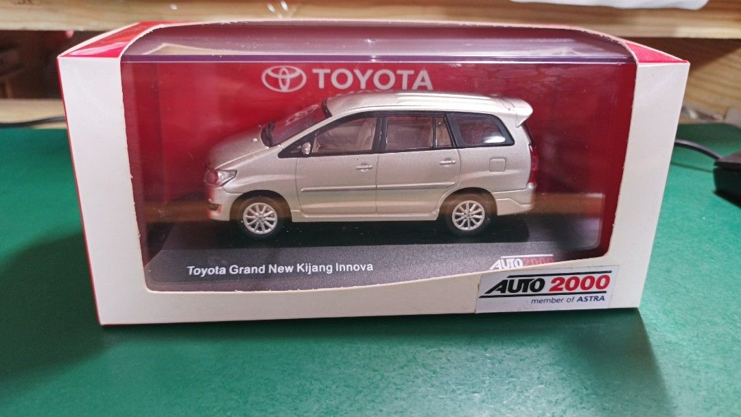 Diecast cheap auto 2000