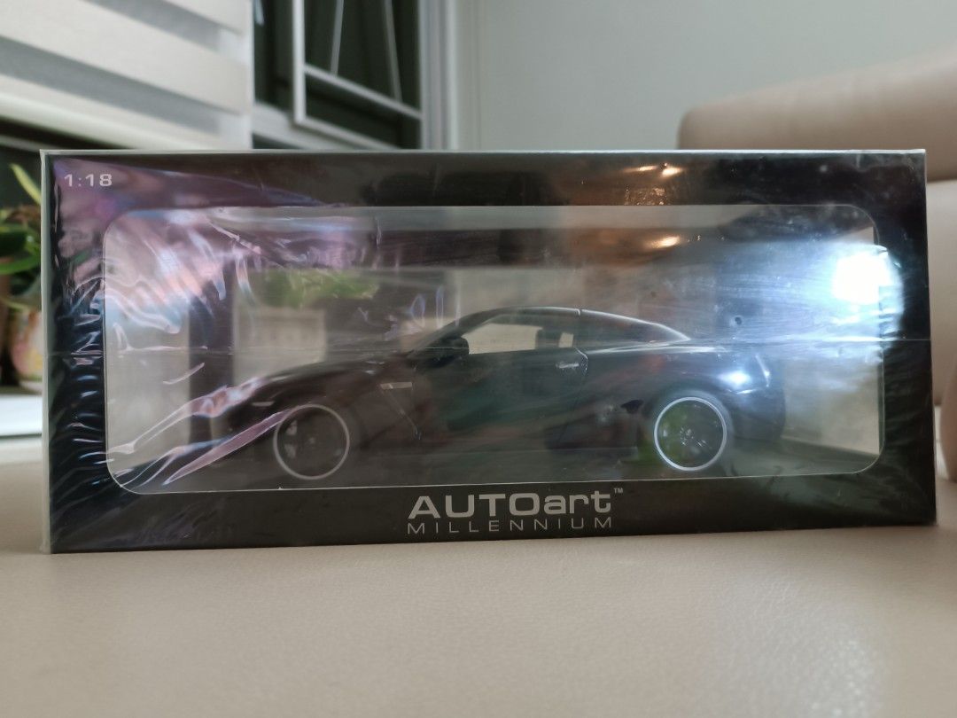 未開封 AUTO Art 1/18 NISSAN GT-R FIA GT1 WORLD CHAMPIONSHIP