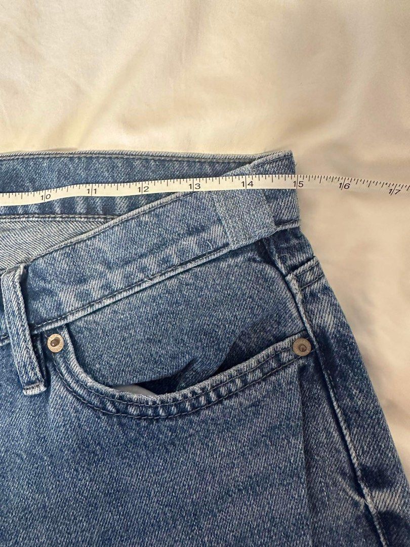 Brand new clavin klein mom jeans (Category: Jeans) located in Makati City. Submitted by abbybit (Listing ID 1252458707, Image 3). Description: .