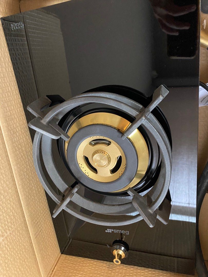 Brand new Smeg PC31GNO Gas Hob 30cm, TV & Home Appliances, Kitchen Appliances, Hobs & Hoods on