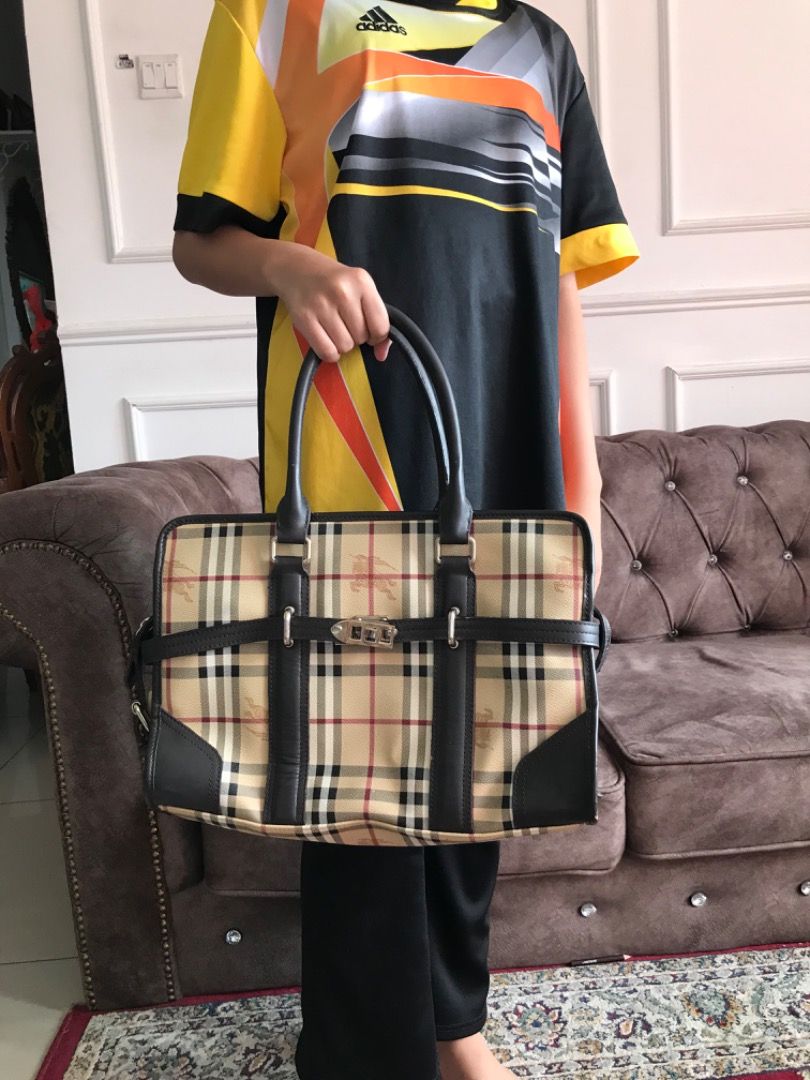 BUNDLE Burberry BagS