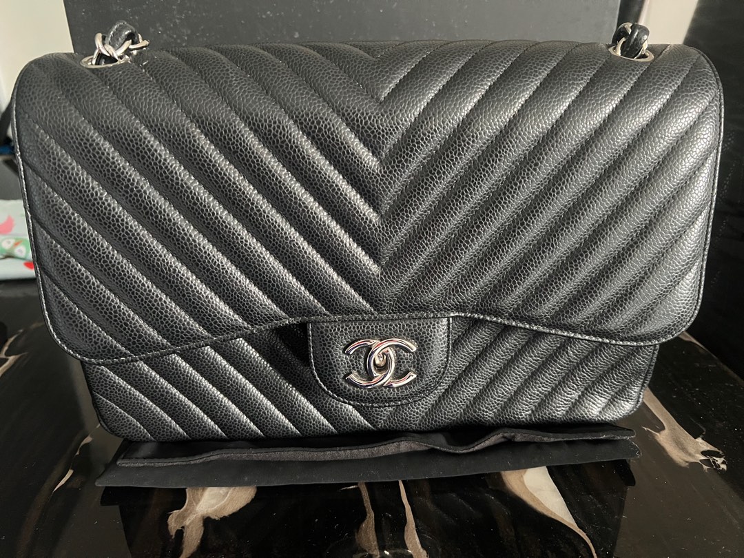 Chanel jumbo chevron caviar hotsell