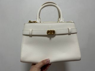 （分類：）位於 。 由 cherriiies 提交（商品編號 1252476450，圖片 1）。簡介： 。