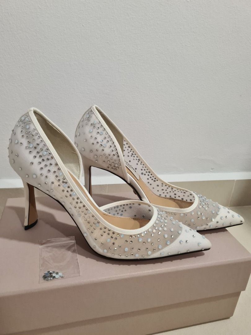White pumps discount size 2