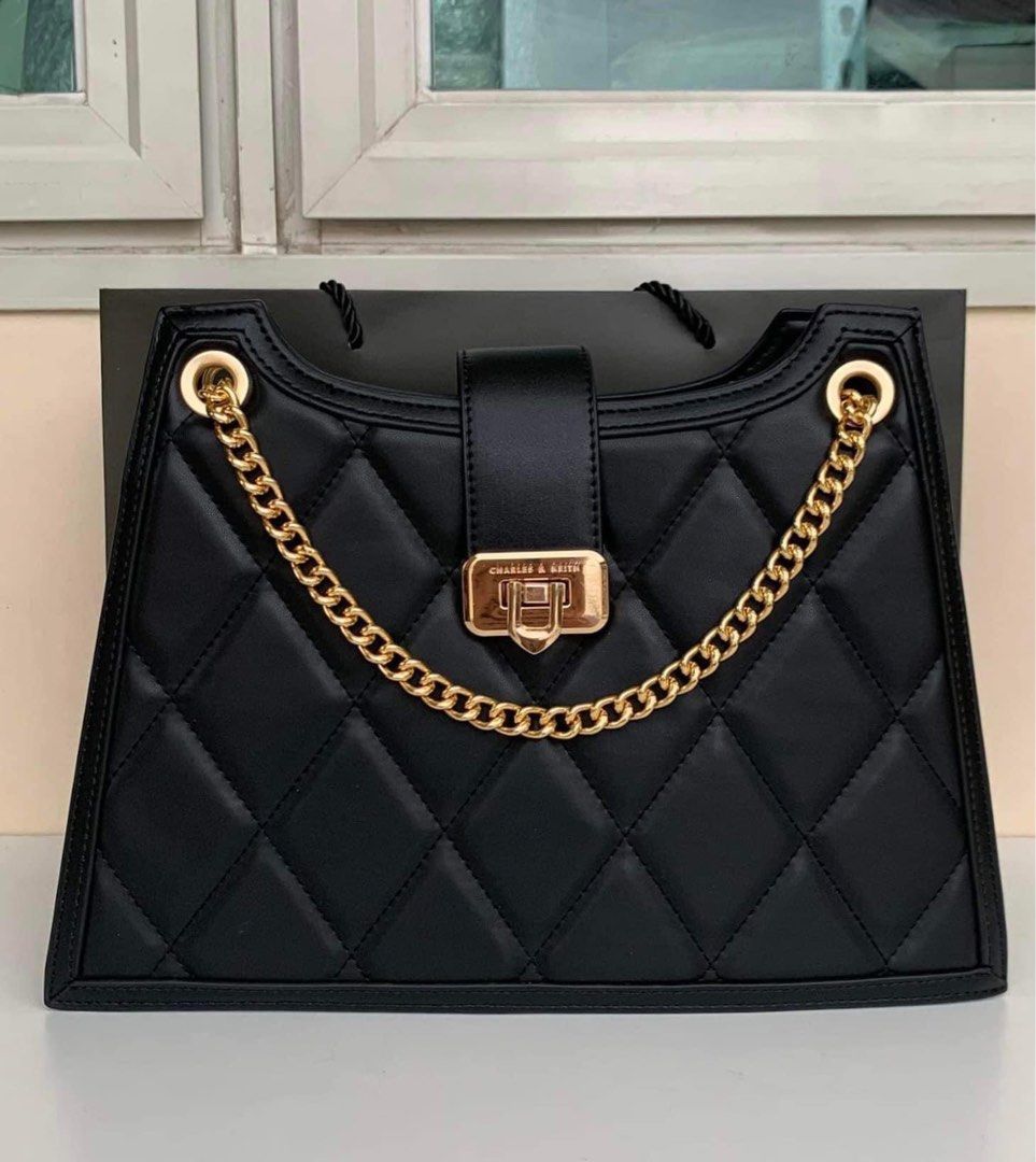 Charles and keith Cressida (Category: Luxury Bags & Wallets) located in Pasig City. Submitted by mgmanila (Listing ID 1252469737, Image 1). Description: Original Mall pullout 💯 Actual photo posted.