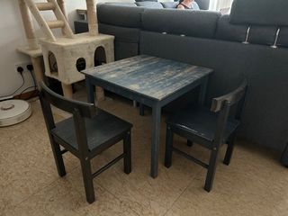 Children’s table set with 2 chairs