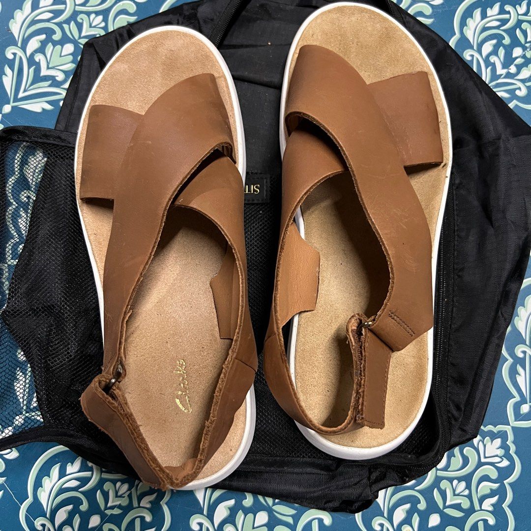Clarks women's leather fashion sandals sales