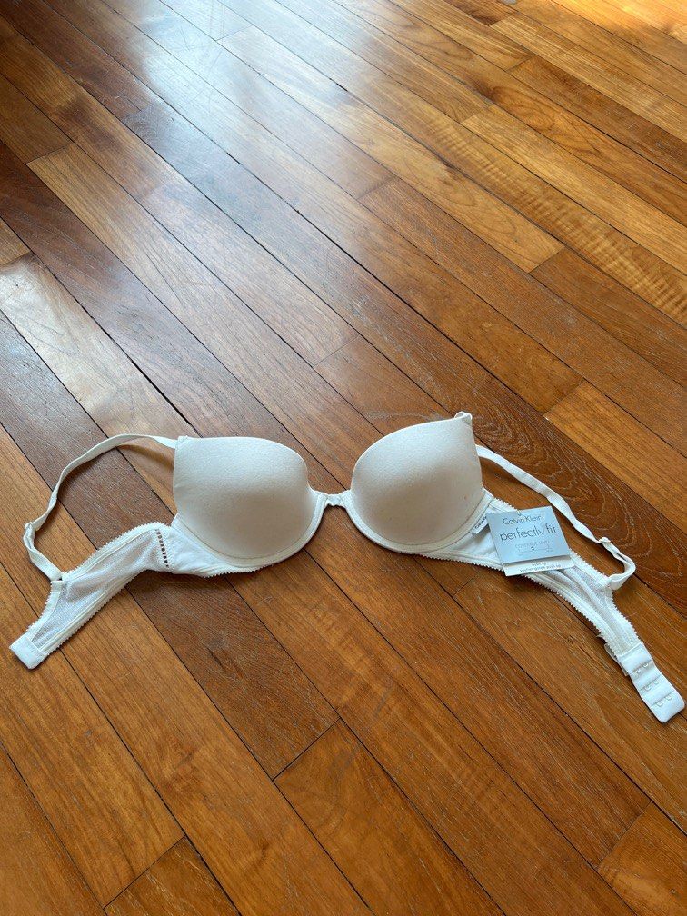 Clearing BNWT authentic Calvin Klein pushup bra 34B, Women's Fashion