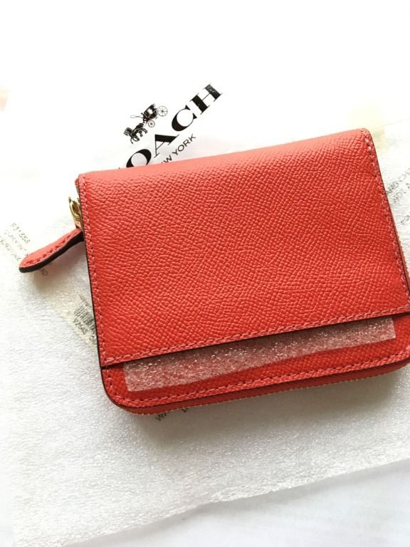 Coach SMALL ZIP AROUND WALLET WITH CHERRY PRINT INTERIOR F31553 wallet in Red colour female Crossgrain leathershort wallet