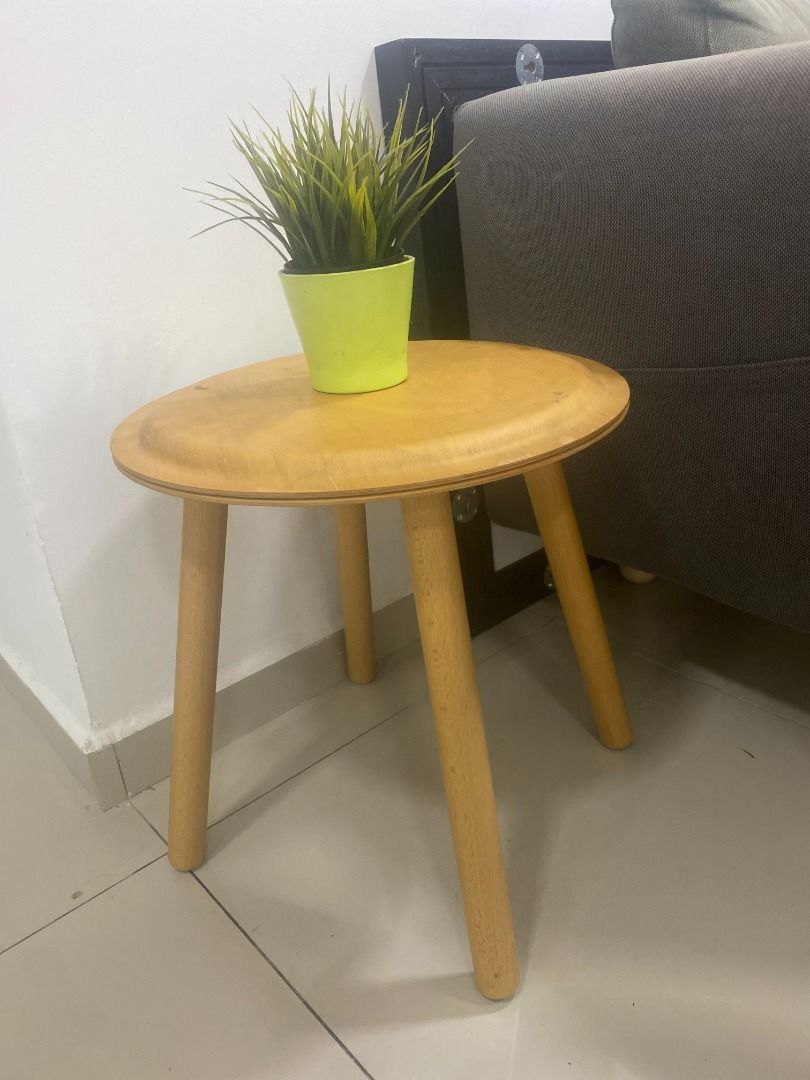 coffee table/side table (Category: Tables & Sets) located in Ampang. Submitted by preelovedbee (Listing ID 1252546992, Image 3). Description: small coffee table/side table brand ikea .