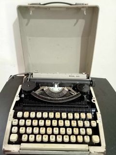 Collectible  Royal 200 Portable Typewriter
