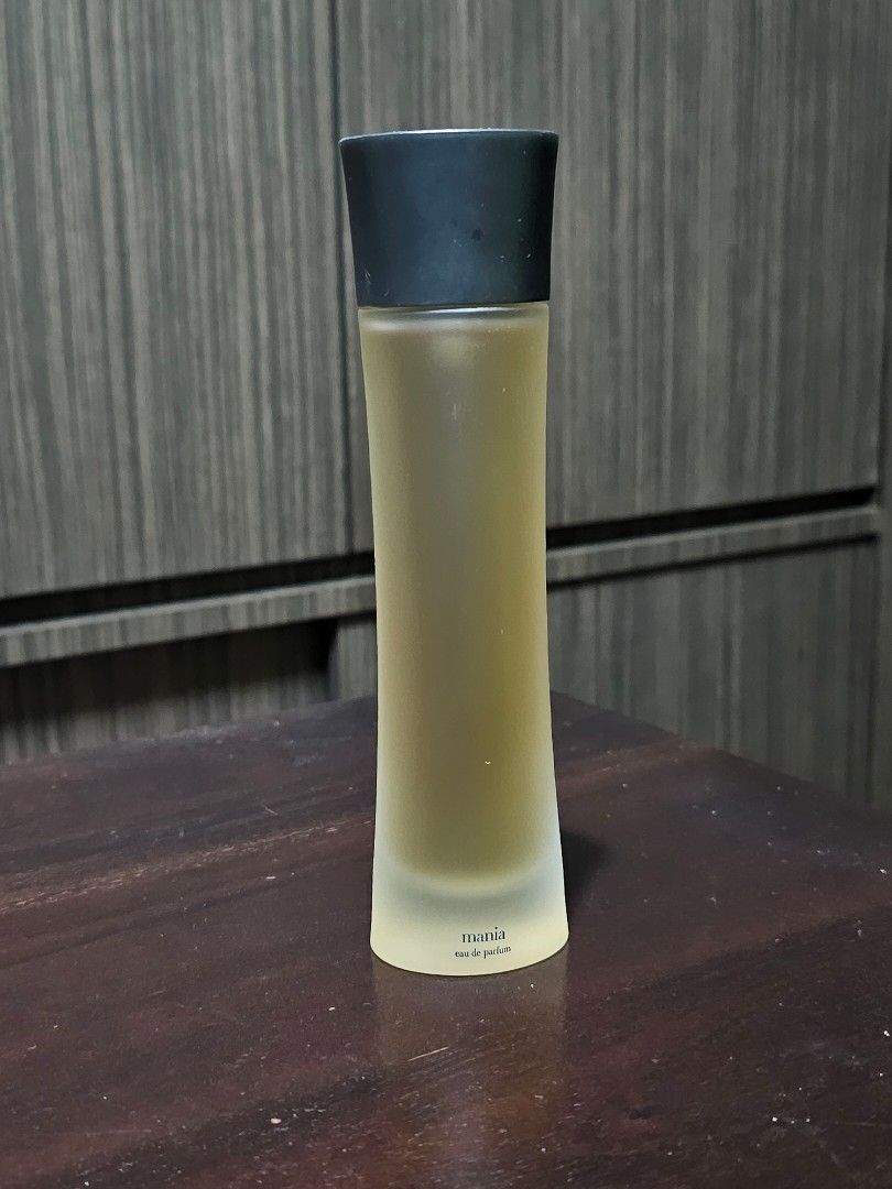 Georgio store armani mania