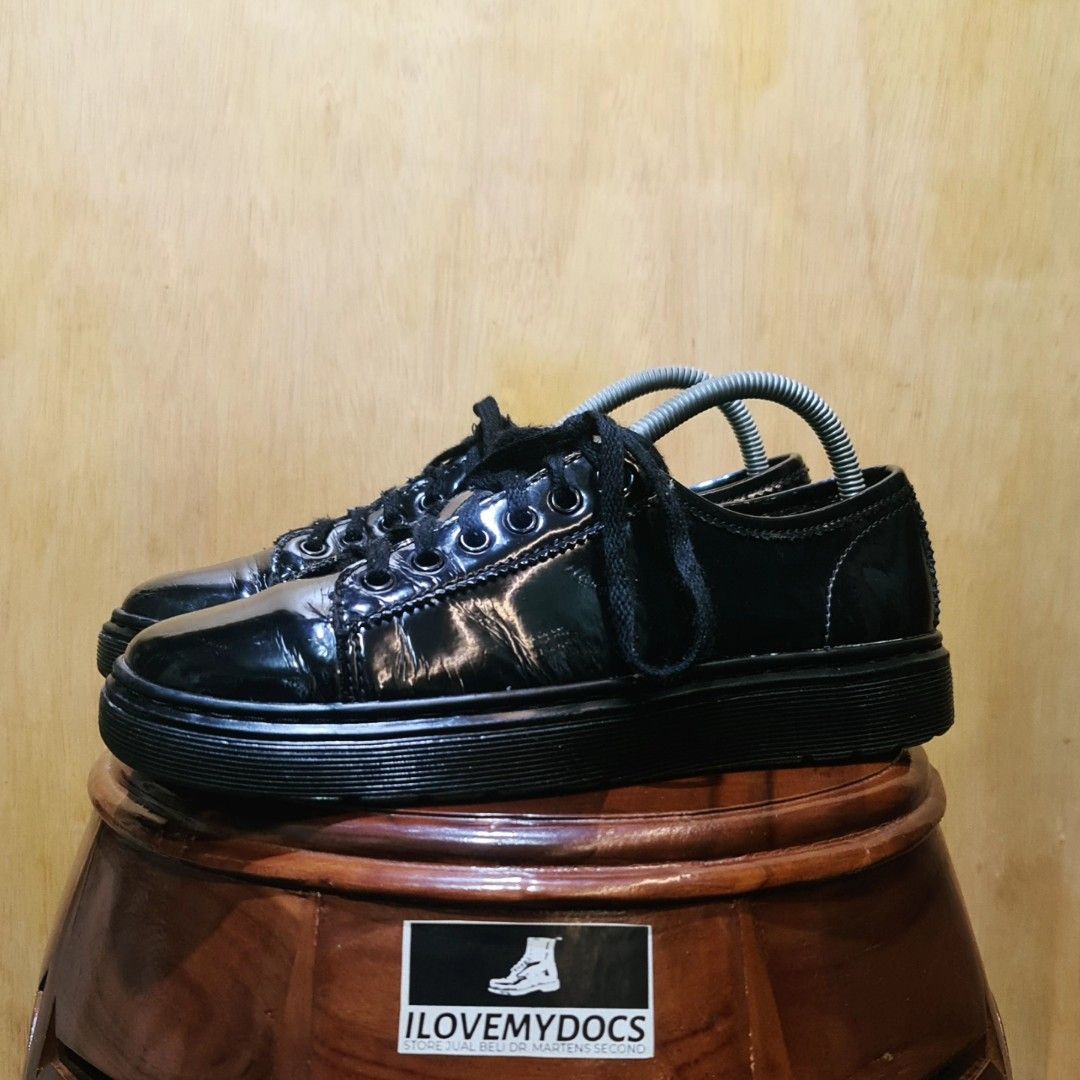 Dr martens lyric best sale spin lace shoe patent