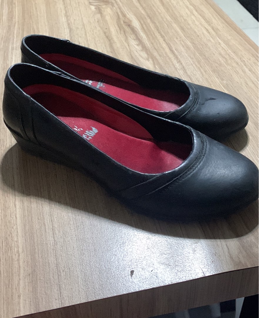 Easy soft shoes price best sale