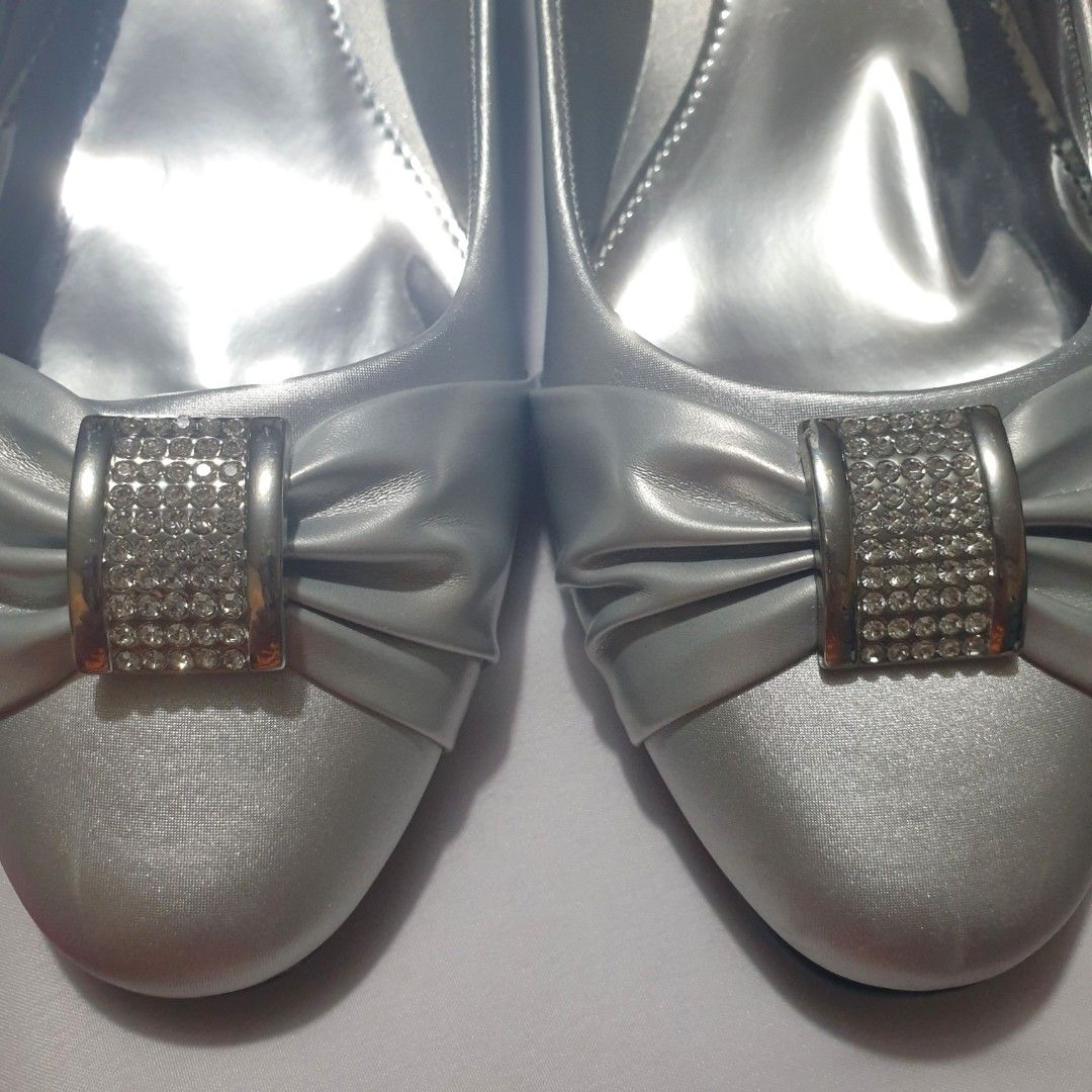 Easy street eloise pump silver new arrivals