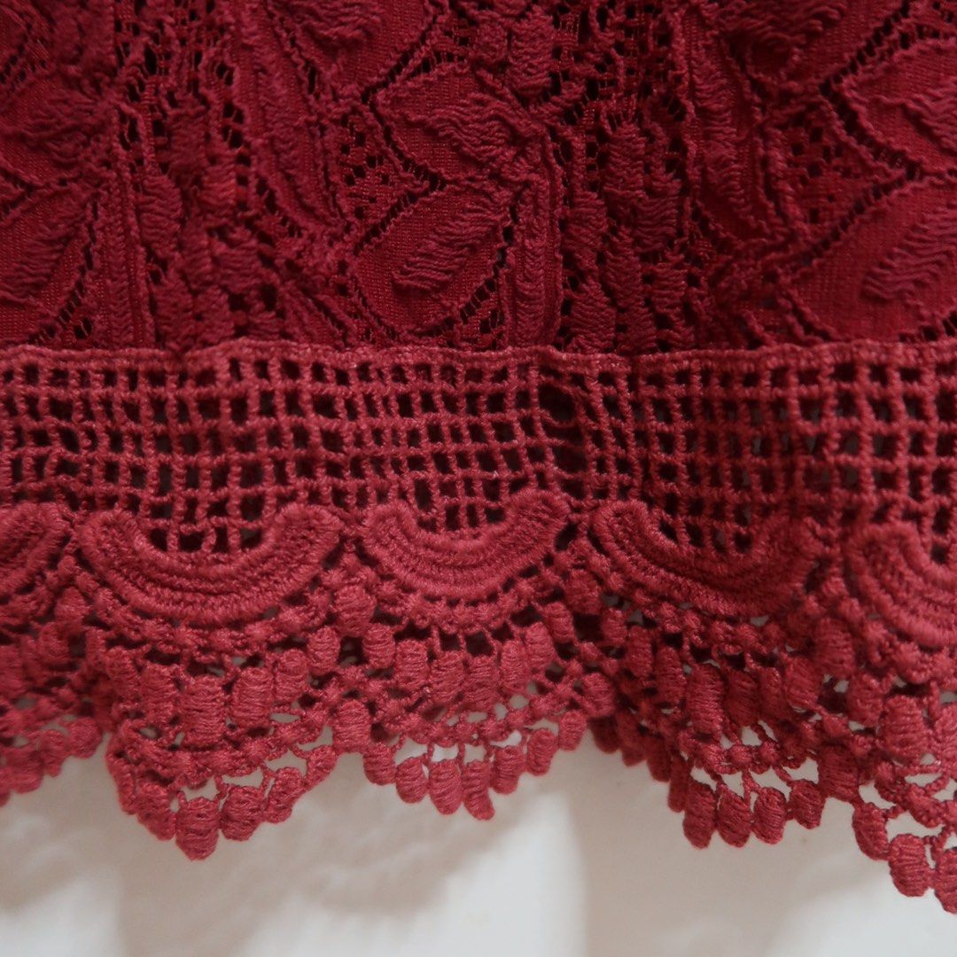 Red lace best sale long sleeve
