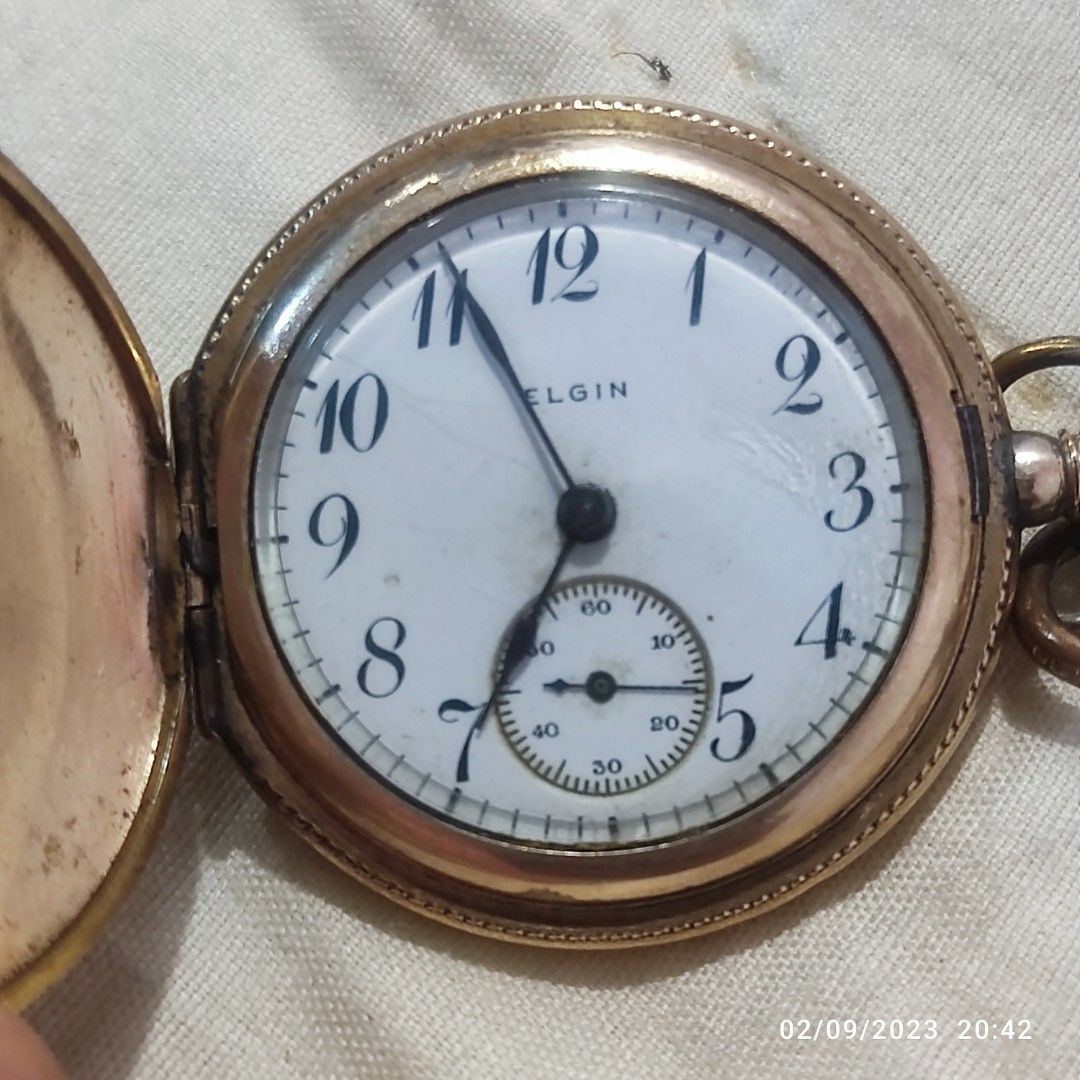 Elgin Pocket Watch (Category: Men's Watches) located in General Trias. Submitted by elcombo (Listing ID 1252526996, Image 1). Description: Authentic Elgin De susi Gold plaque 35mm Working condition.