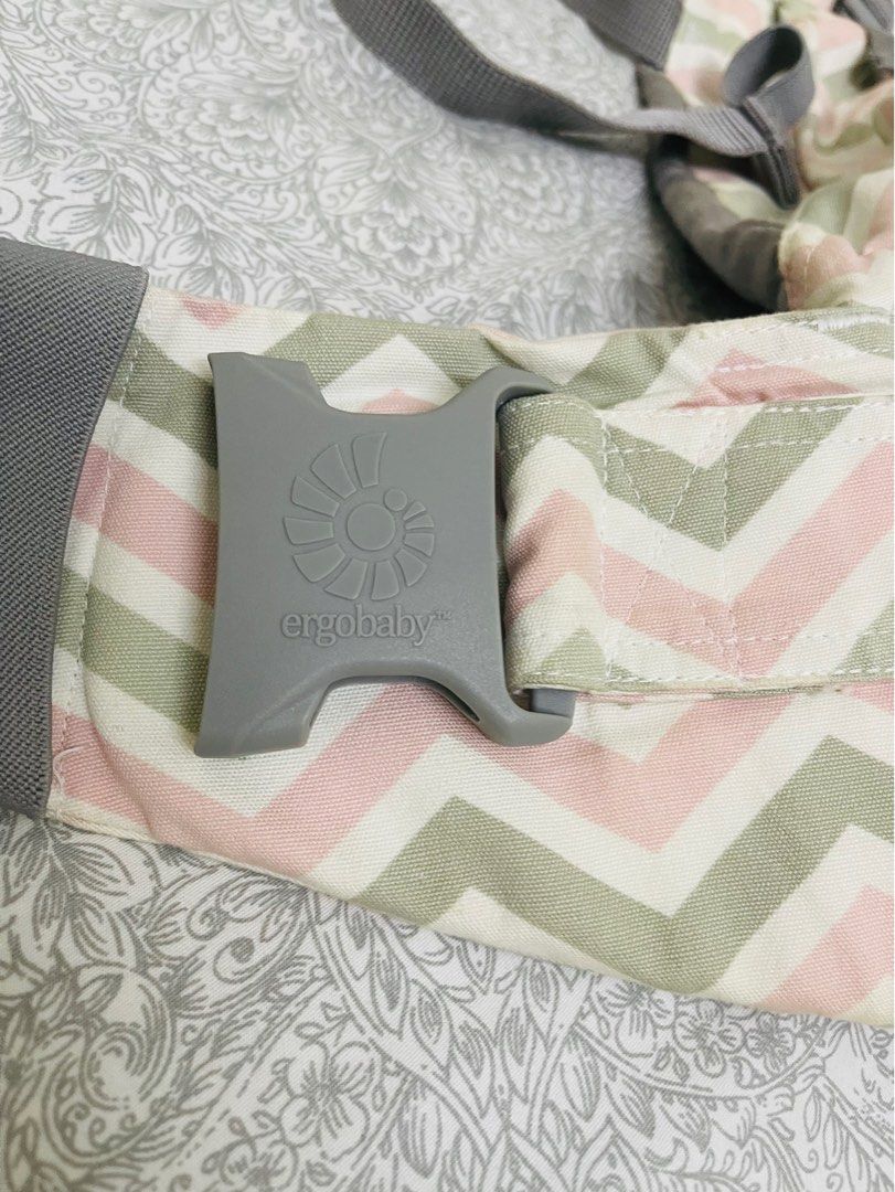 Pink and gray online chevron ergo baby