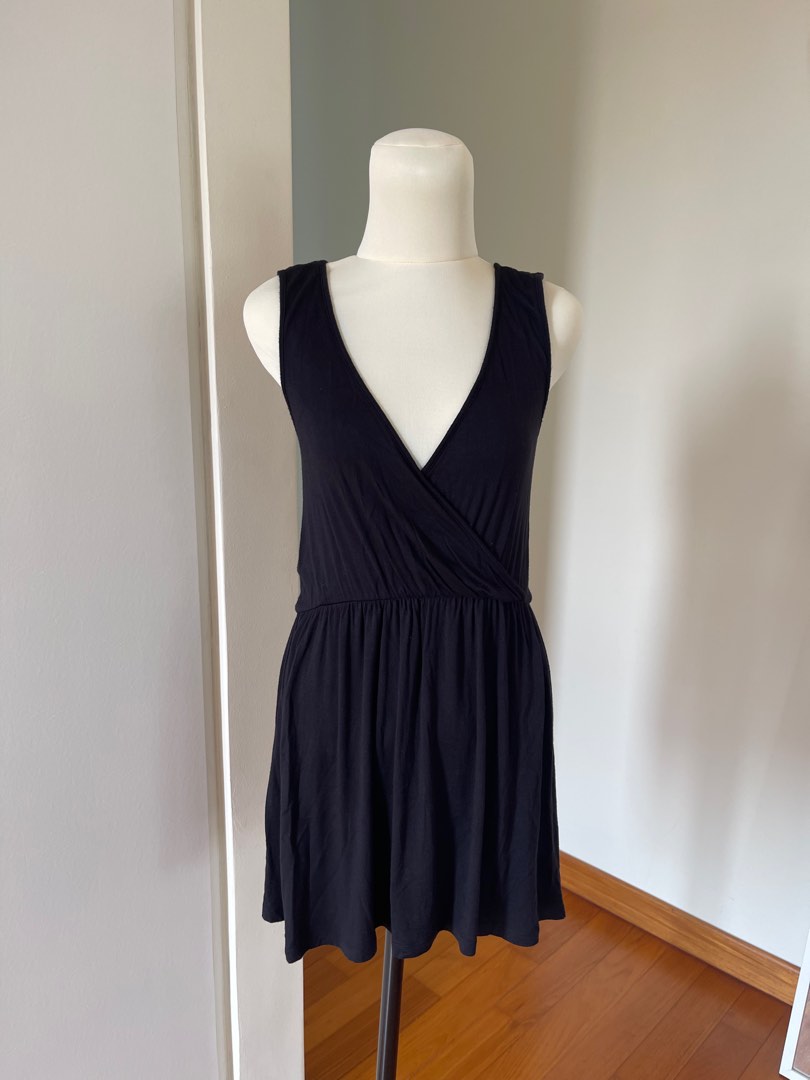 Forever 21 black wrap shop dress