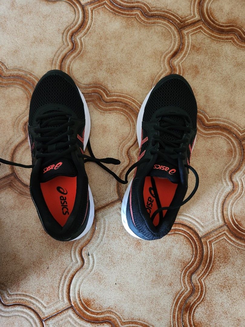 Red and sale black women's sneakers