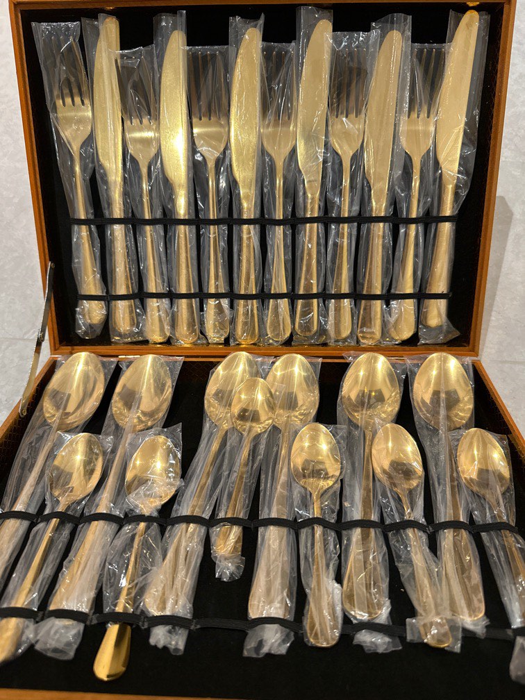 Gold coloured cutlery, Furniture & Home Living, Kitchenware & Tableware, Dinnerware & Cutlery on