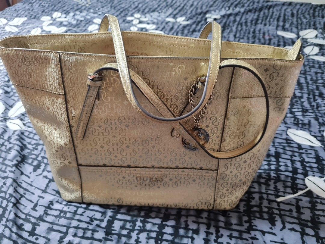 Guess delaney deals medium tote bag