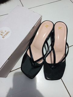 Heels 5 cm, size 38. Masih baru