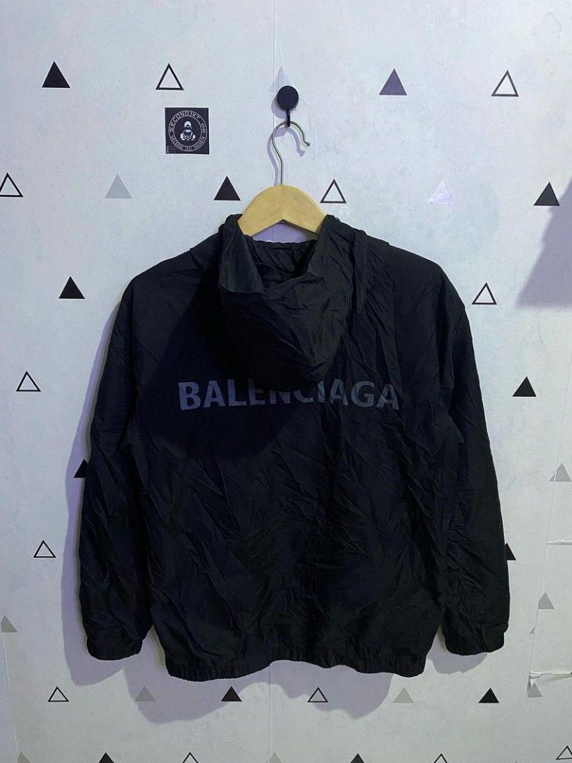 Jaket balenciaga hotsell