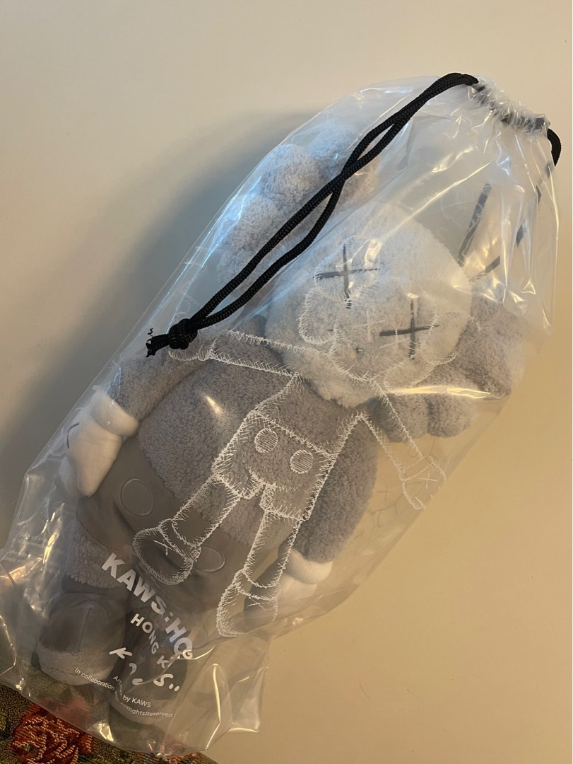 Kaws Holiday Hong Kong Limited 20”Plush Grey, 興趣及遊戲, 玩具