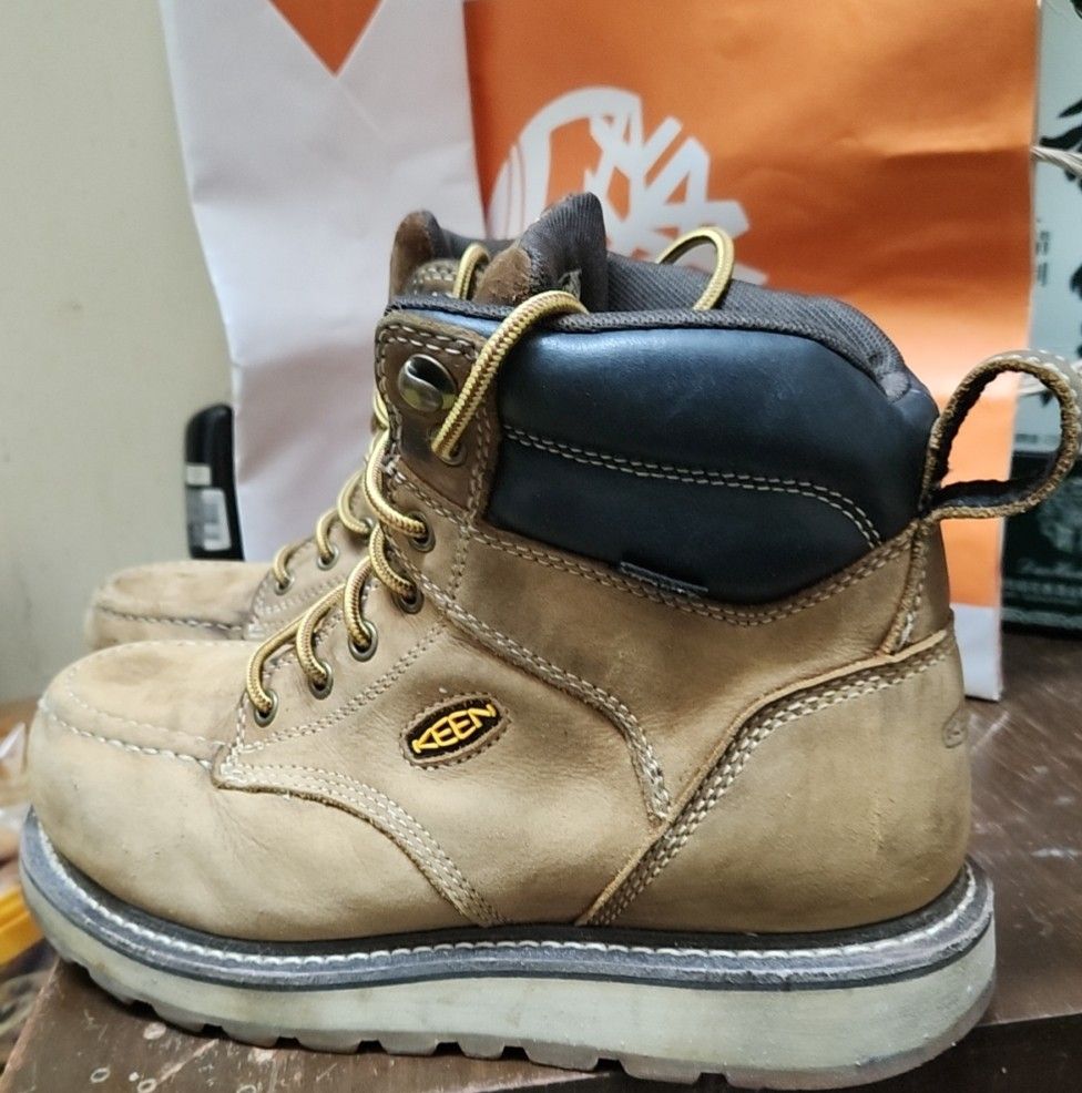 Where to buy keen sales work boots near me