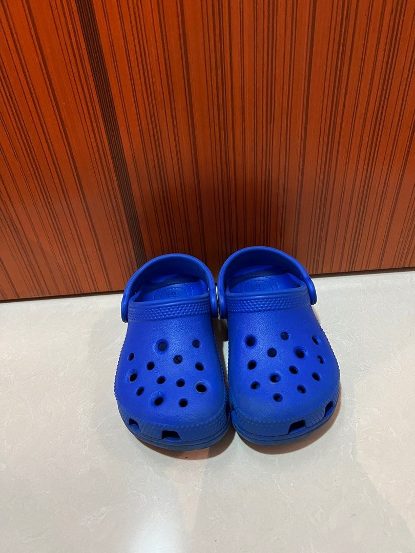 Boys crocs size 8 outlet